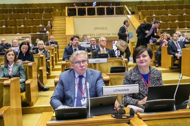 Seimo delegacija jungtiniuose NATO Parlamentinės Asamblėjos komitetų posėdžiuose kalbės apie nuolatinę paramą Ukrainai