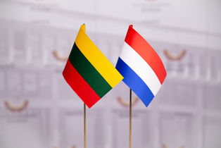 Seimo Pirmininkė pasveikino Nyderlandų parlamentą nacionalinės šventės proga